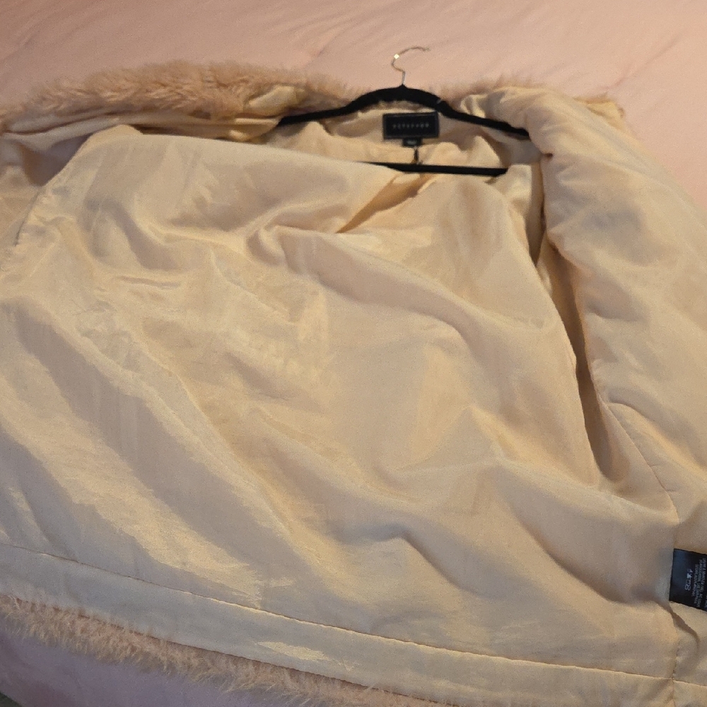 Metaphor Plush Teddy Jacket in Blush - Picture 5 of 5